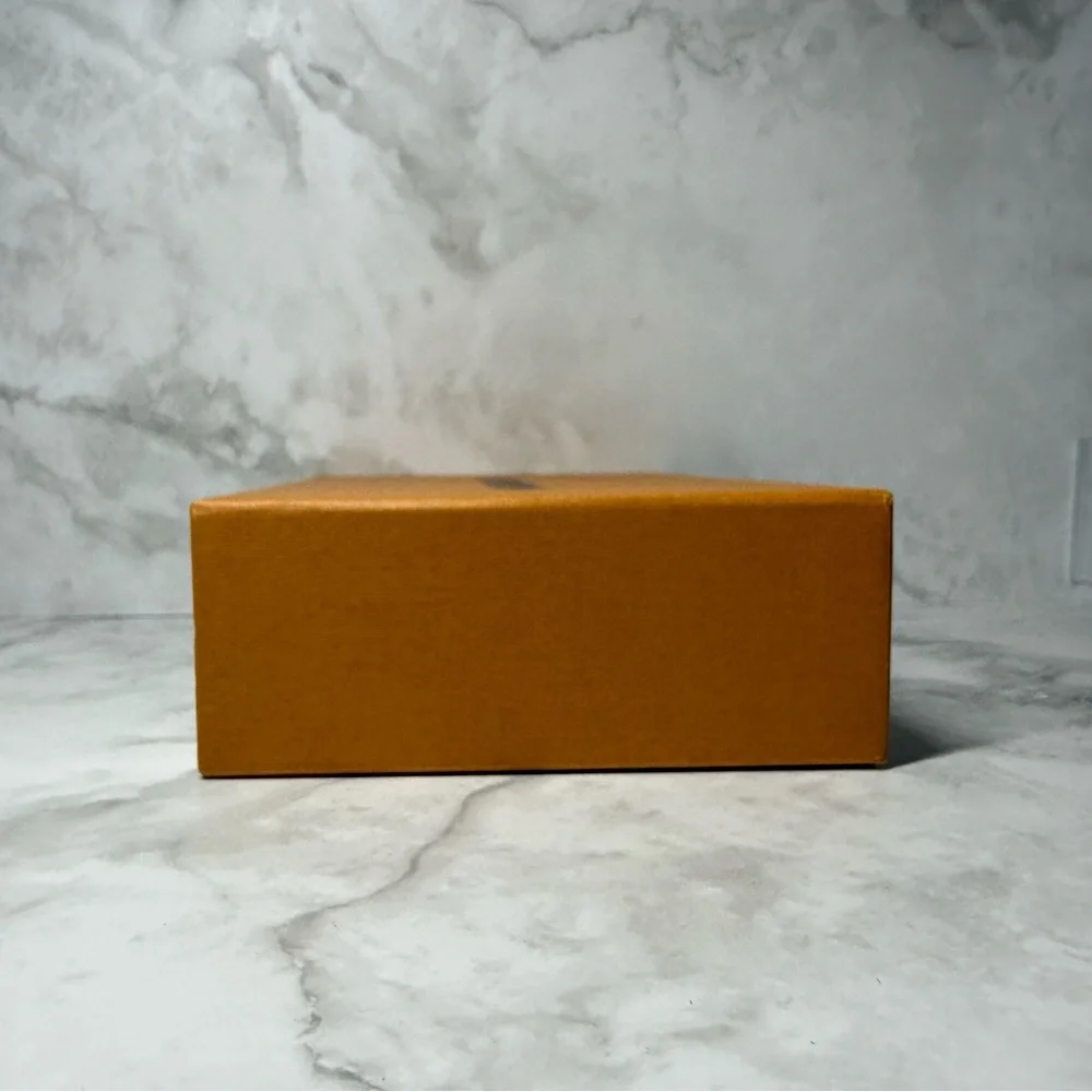 Louis Vuitton excellent pre
